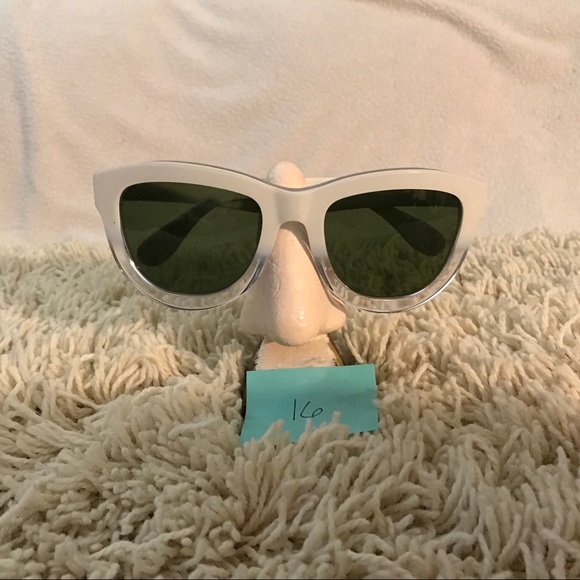 Vera Wang, Dana Buckman, Lilly PulitzerAnd more - Picture 8 of 8